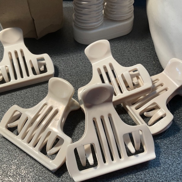 Voltage Valet Travel 8 Hot Rollers Style and Go Electric - Picture 2 of 10